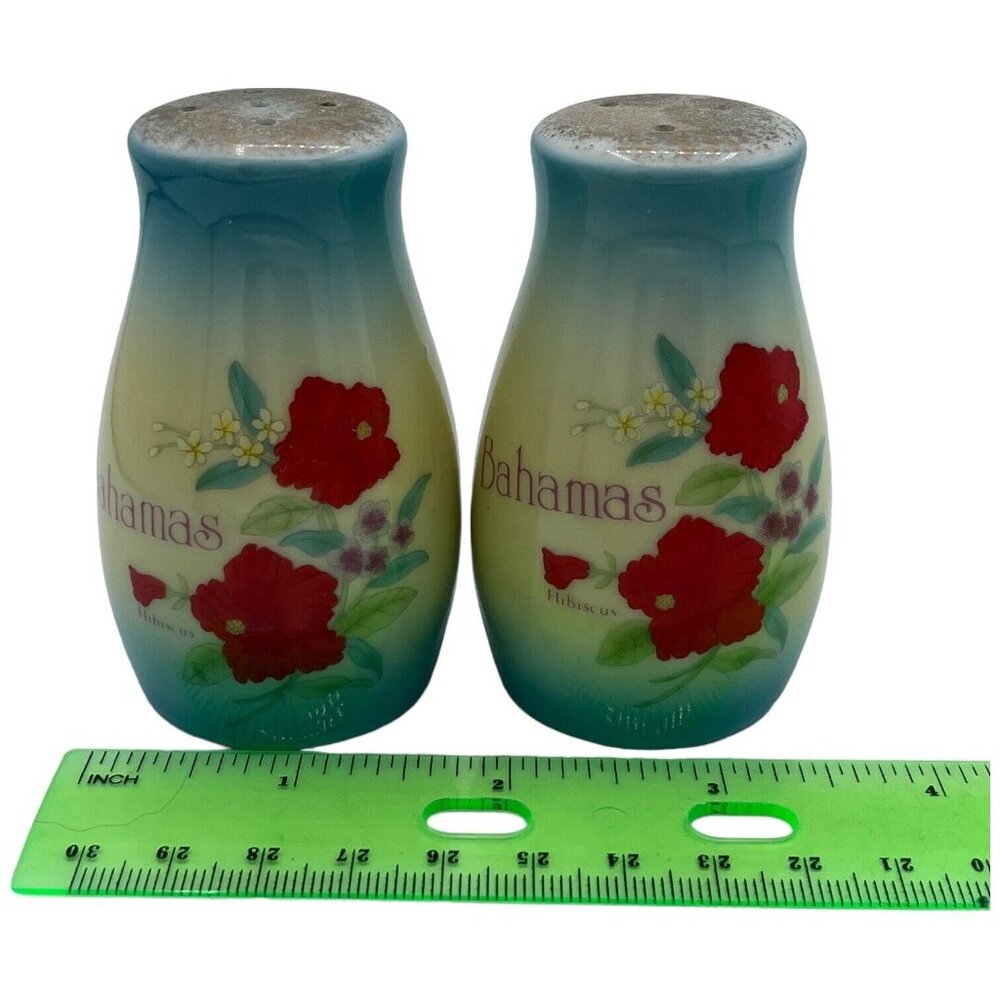 Vintage Salt & Pepper Shaker Set Bahamas Red Hibiscus Floral Souvenir - Picture 7 of 8